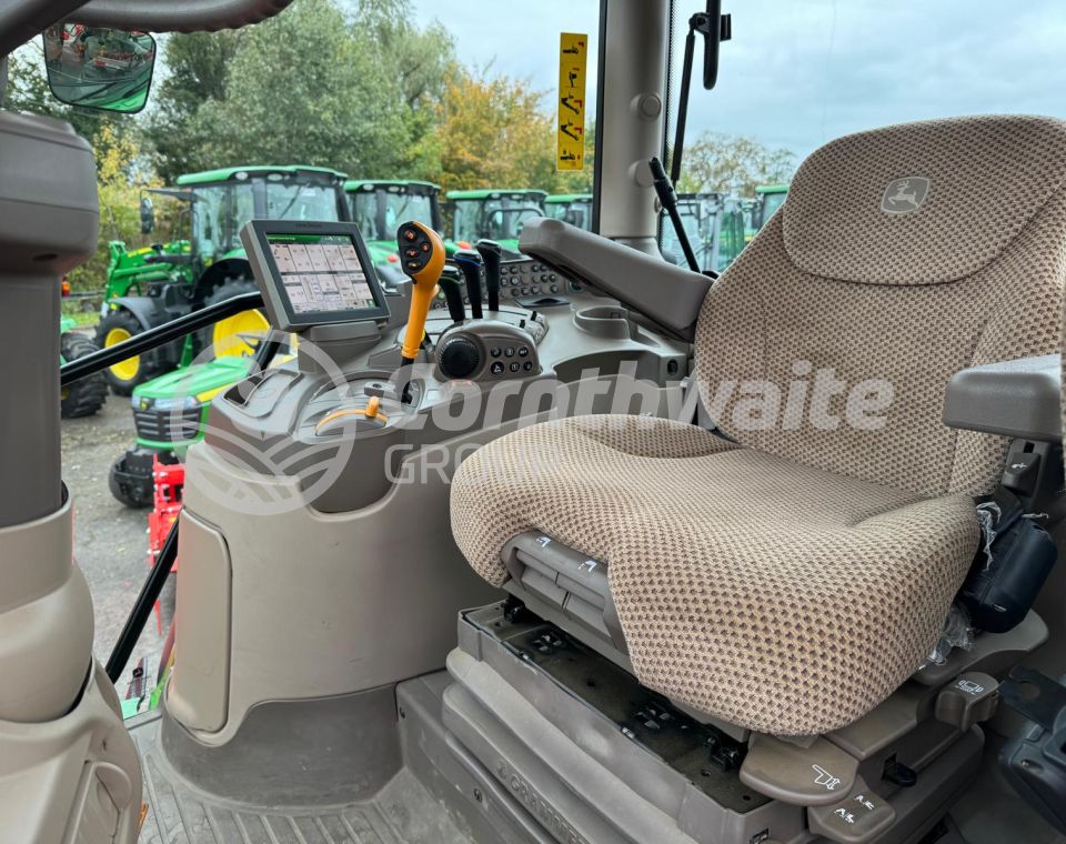 John Deere 6R120