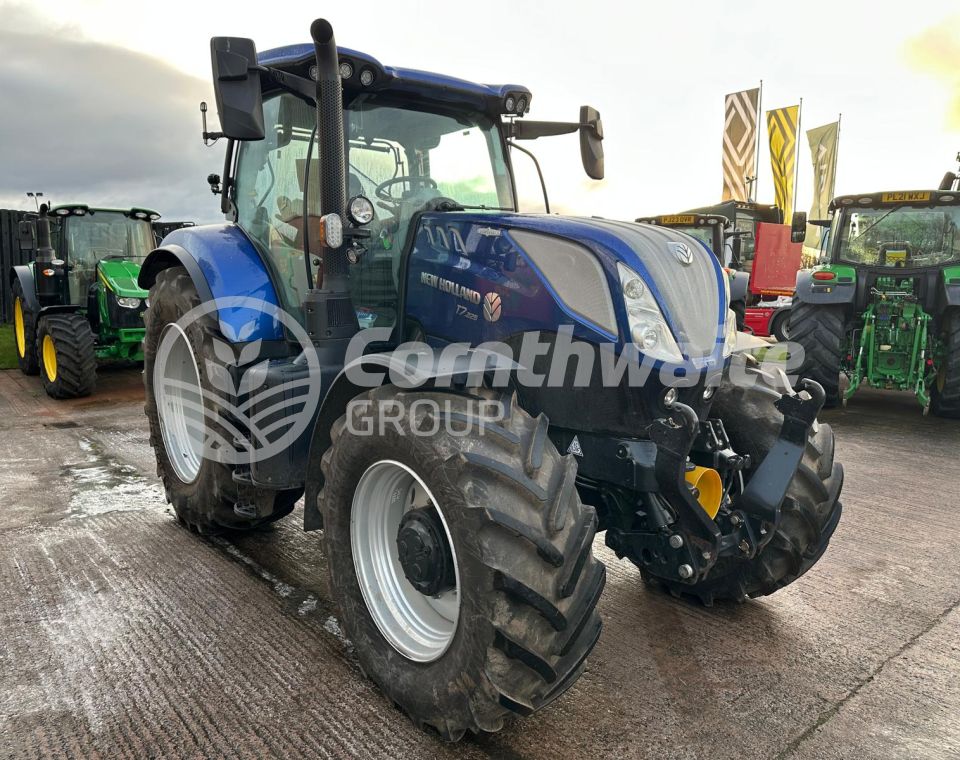 New Holland T7 225