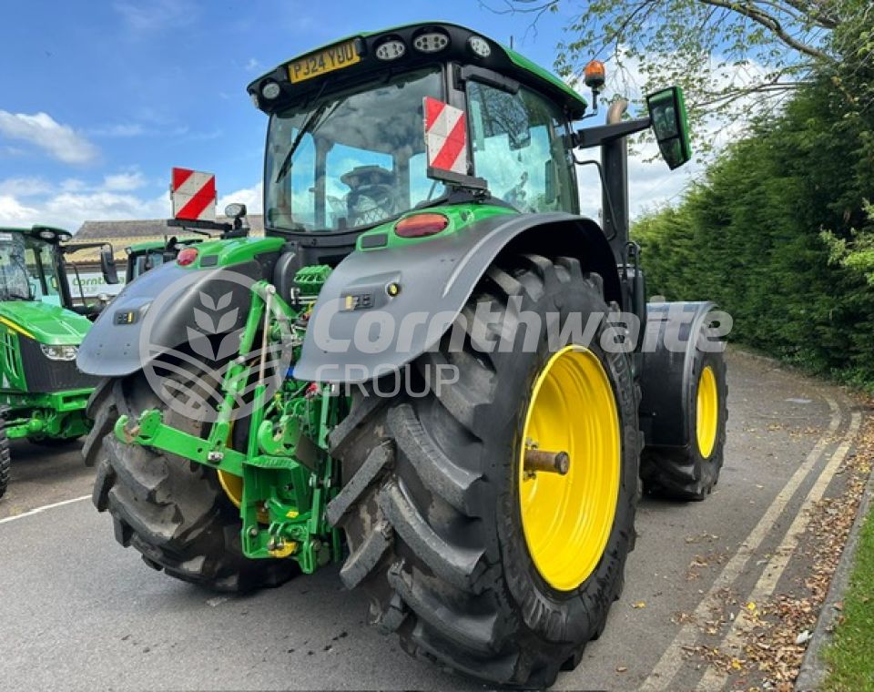 John Deere 6R 215
