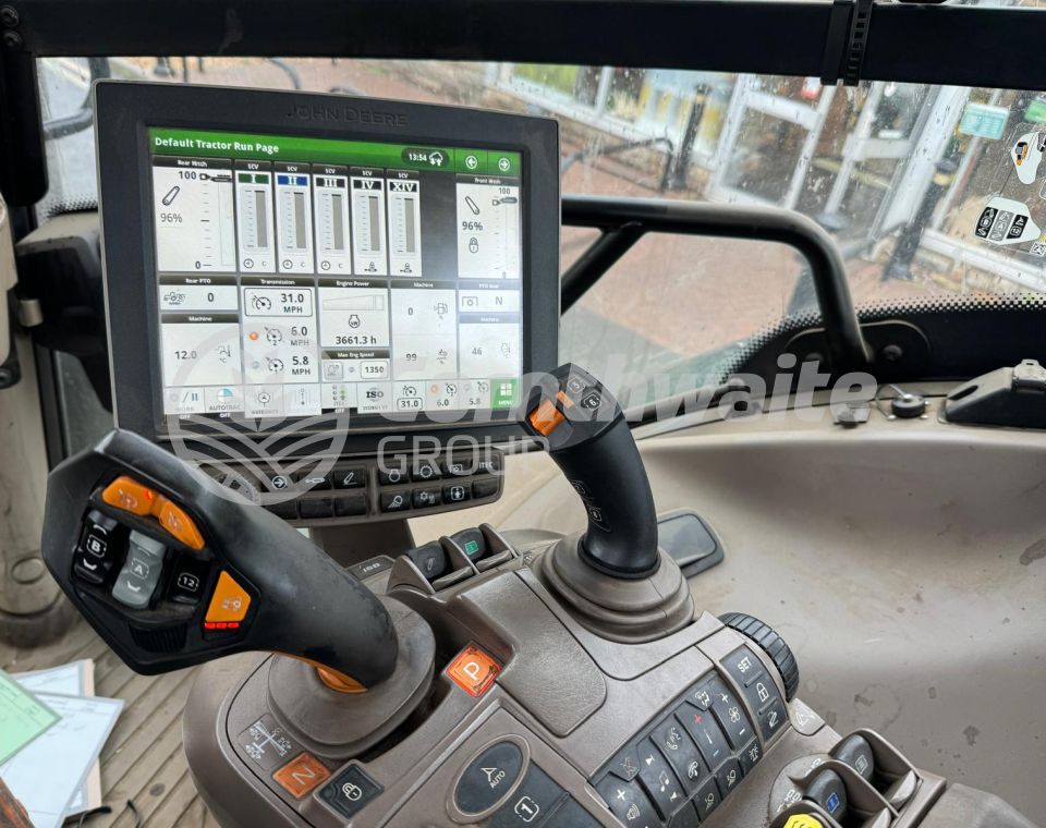 John Deere 6R 215