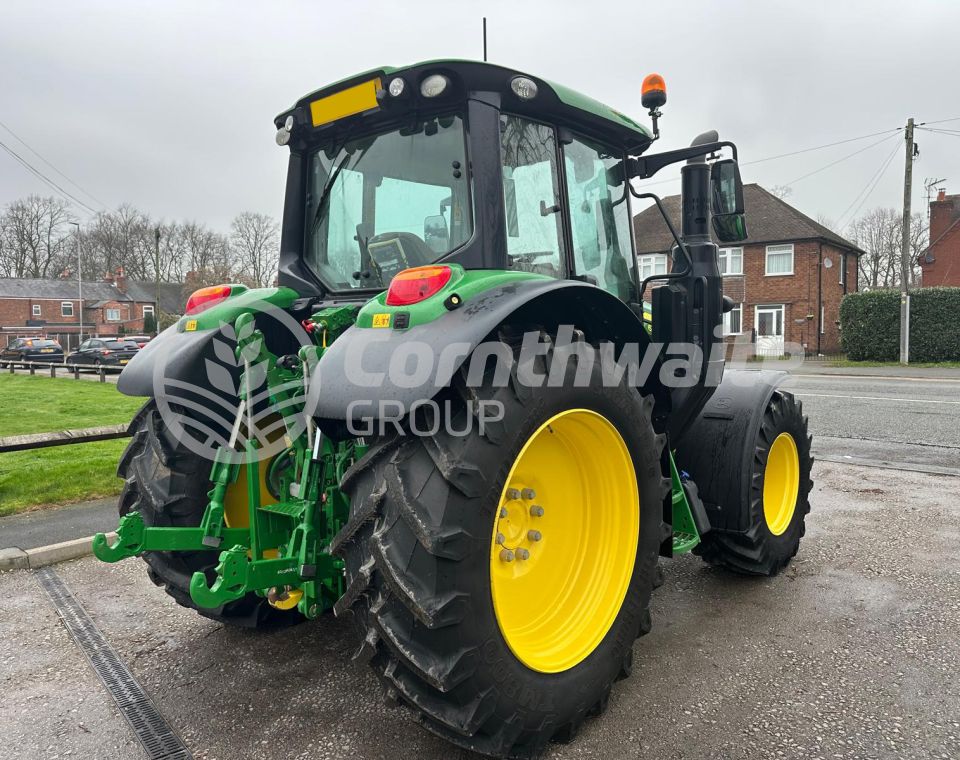 John Deere 6120M