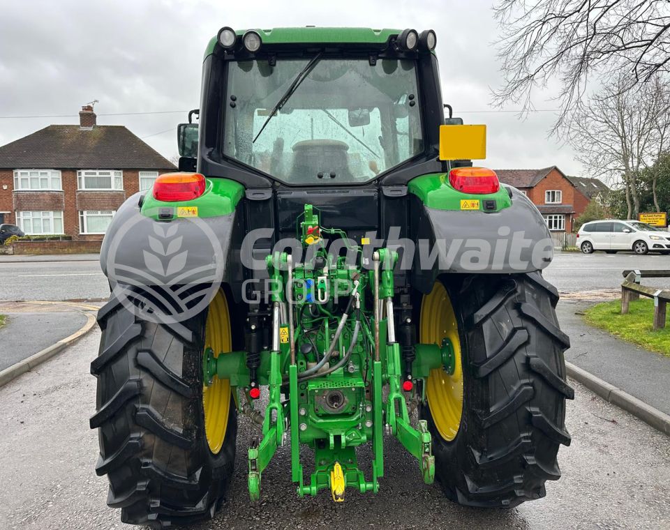 John Deere 6120M