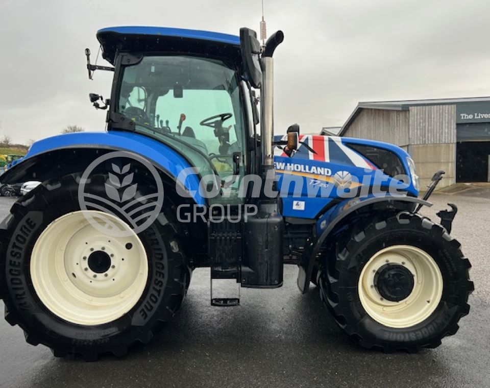 New Holland T7 210