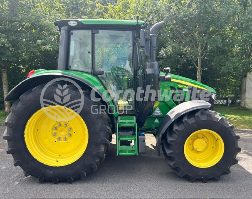 John Deere 6120M