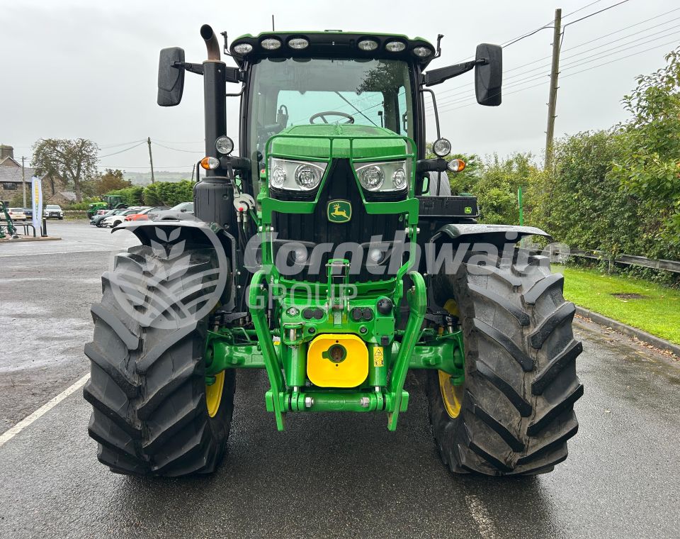 John Deere 6R 215