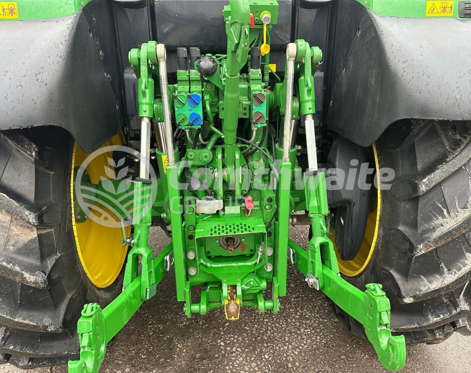 John Deere 6120M