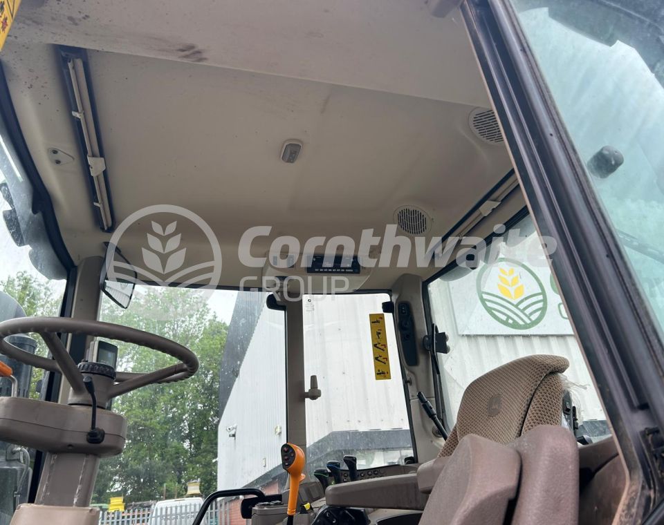 John Deere 6120M