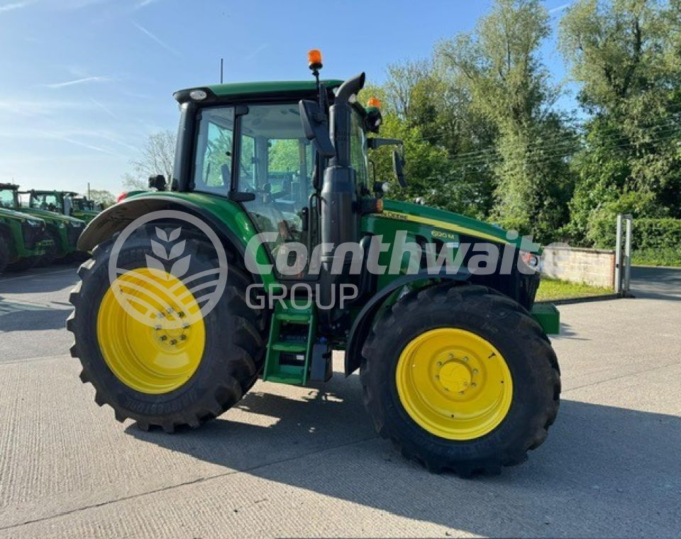 John Deere 6120M