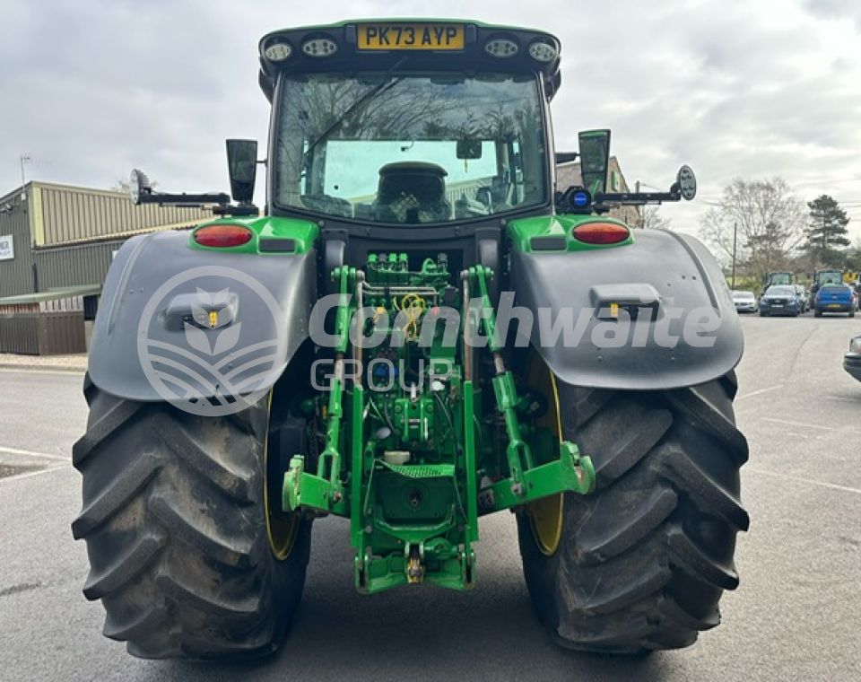 John Deere 6R 215