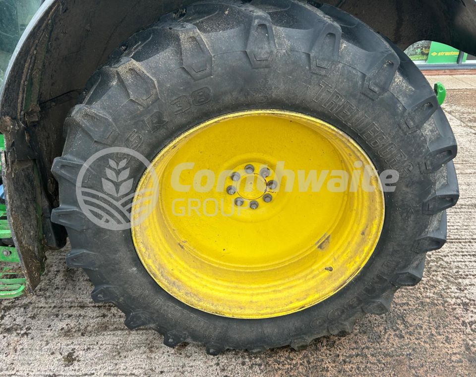 John Deere 6120M