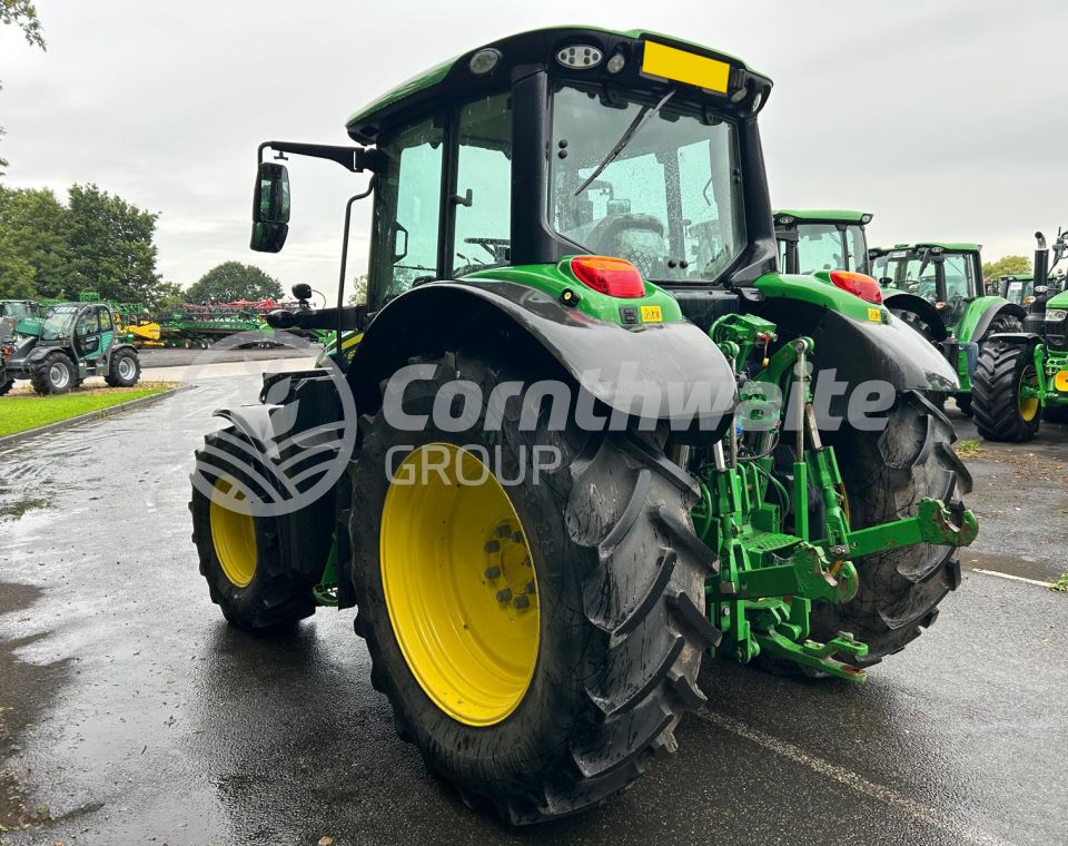 John Deere 6120M