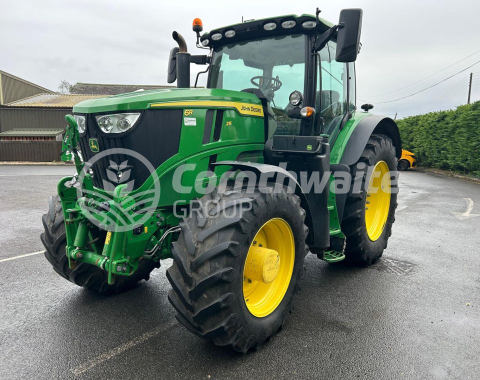 John Deere 6R 215