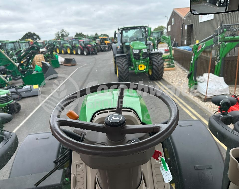 John Deere 6R 130