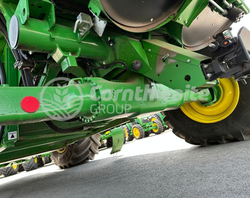 John Deere T560i