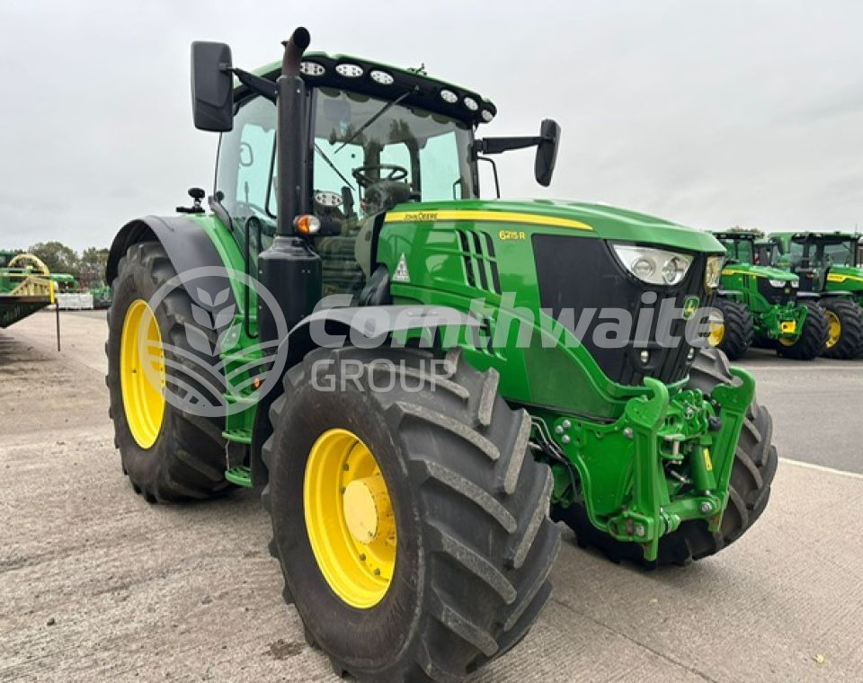 John Deere 6215R
