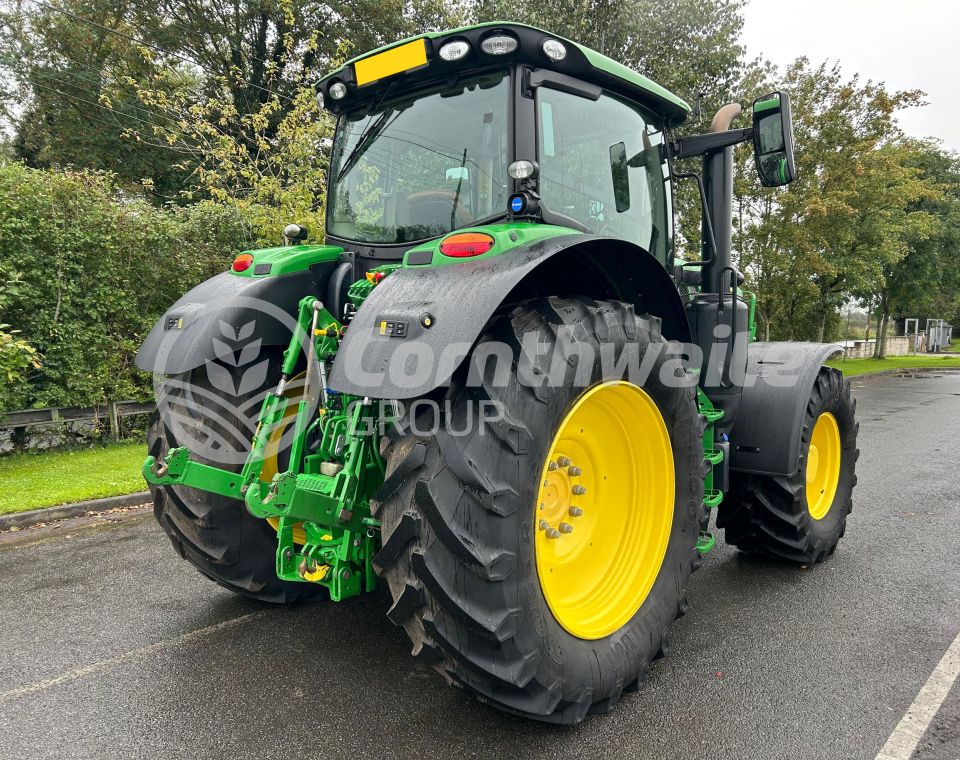 John Deere 6R 215