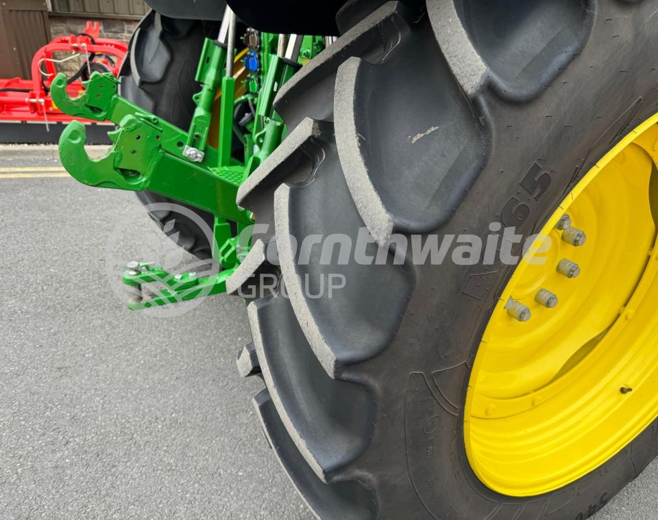 John Deere 6R120