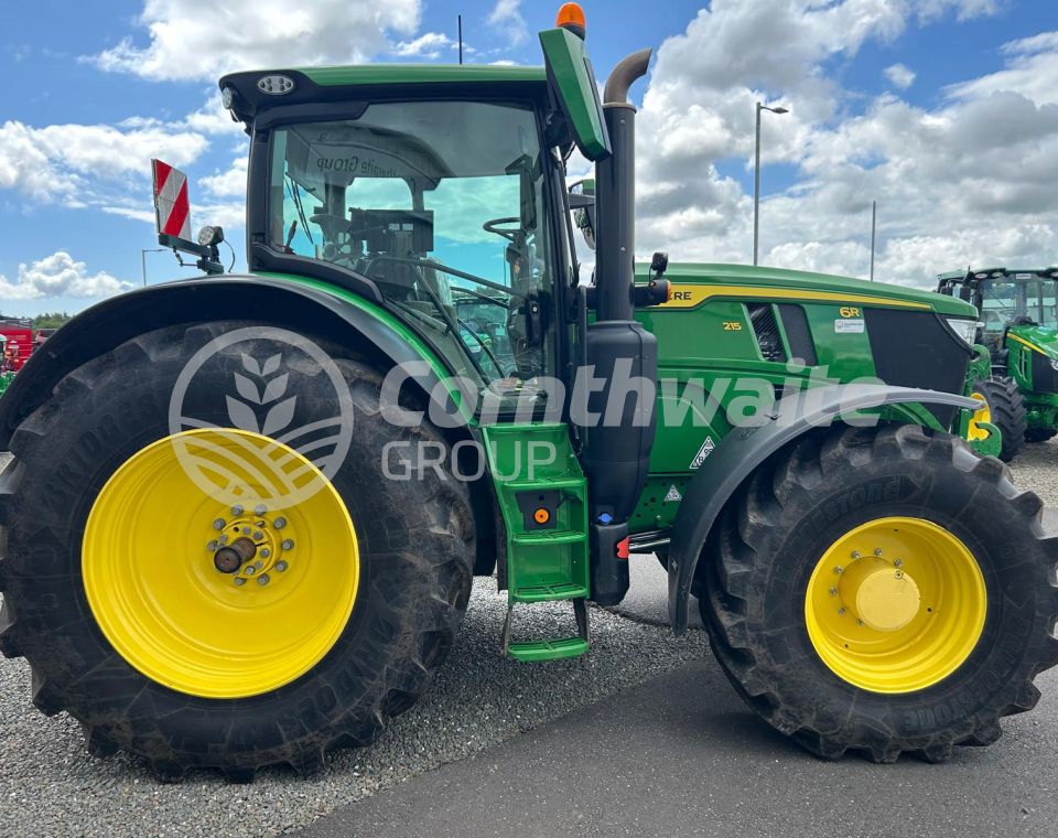 John Deere 6R 215