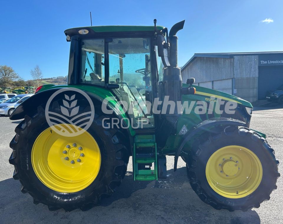 John Deere 6120M