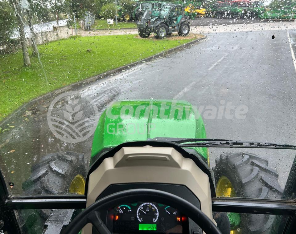 John Deere 5075E
