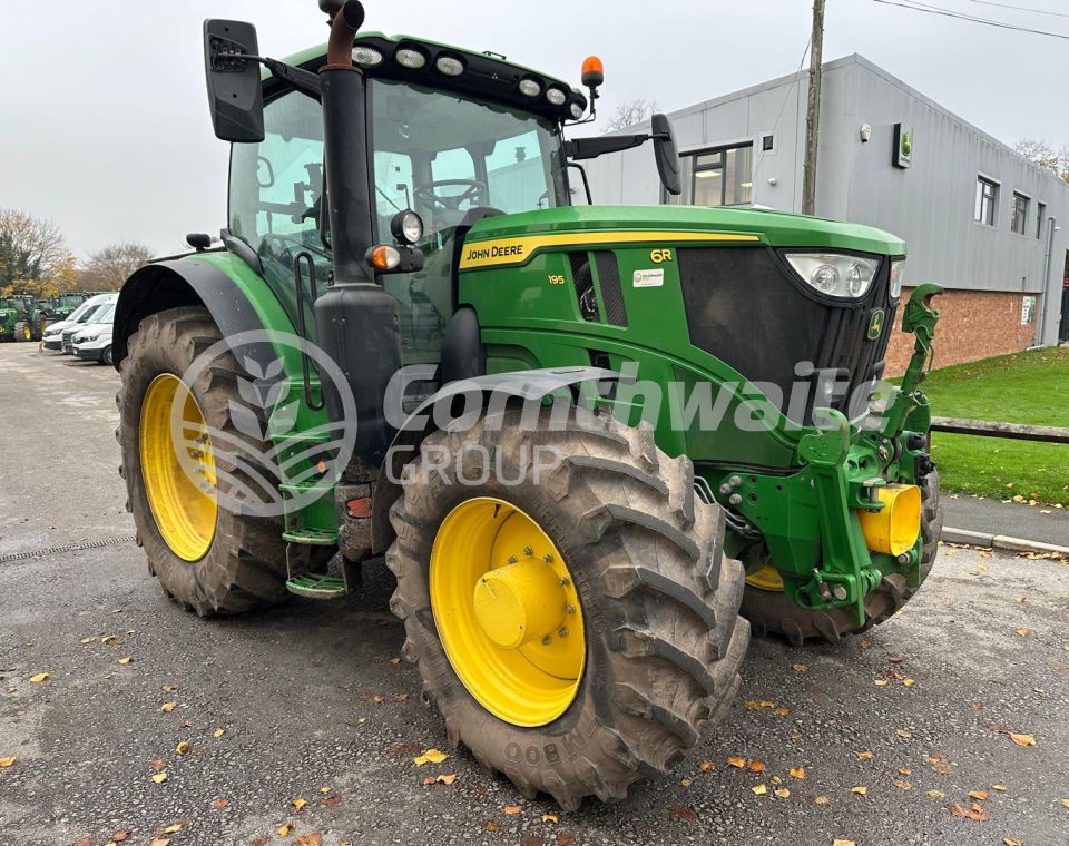 John Deere 6R 195