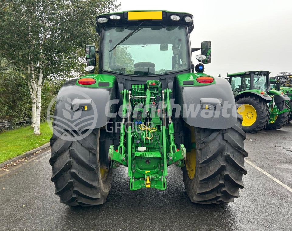 John Deere 6R 215