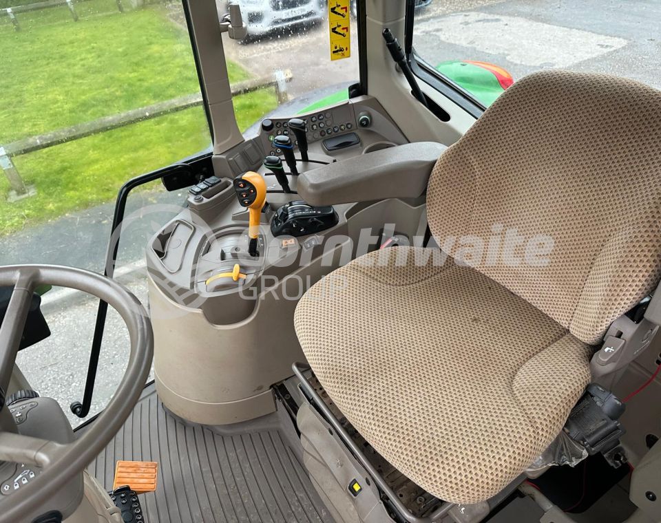 John Deere 6120M