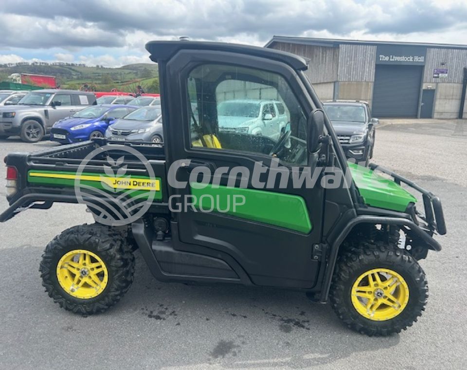 John Deere 865M