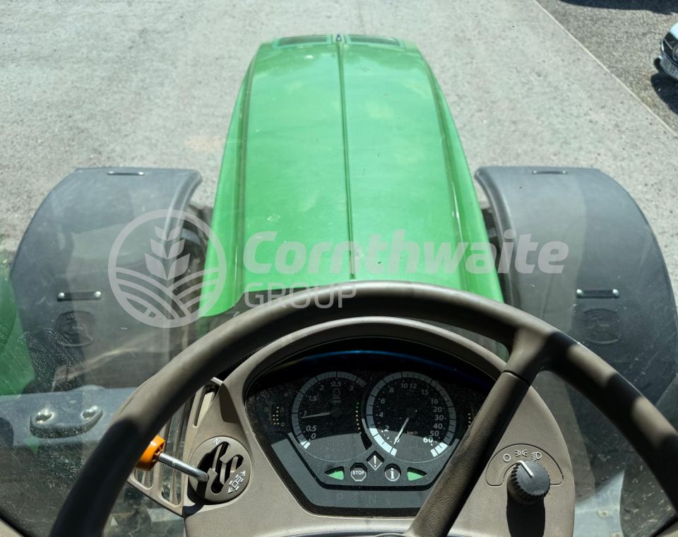 John Deere 6215R