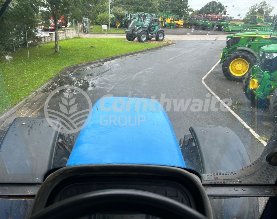 New Holland TM140