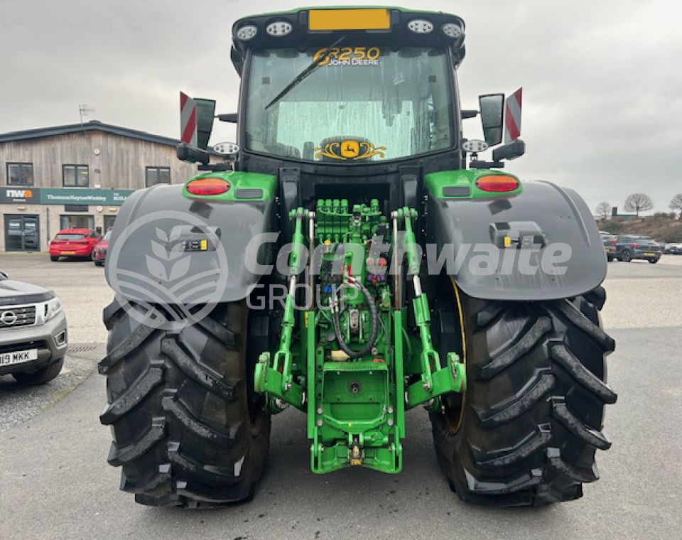 John Deere 6R 250
