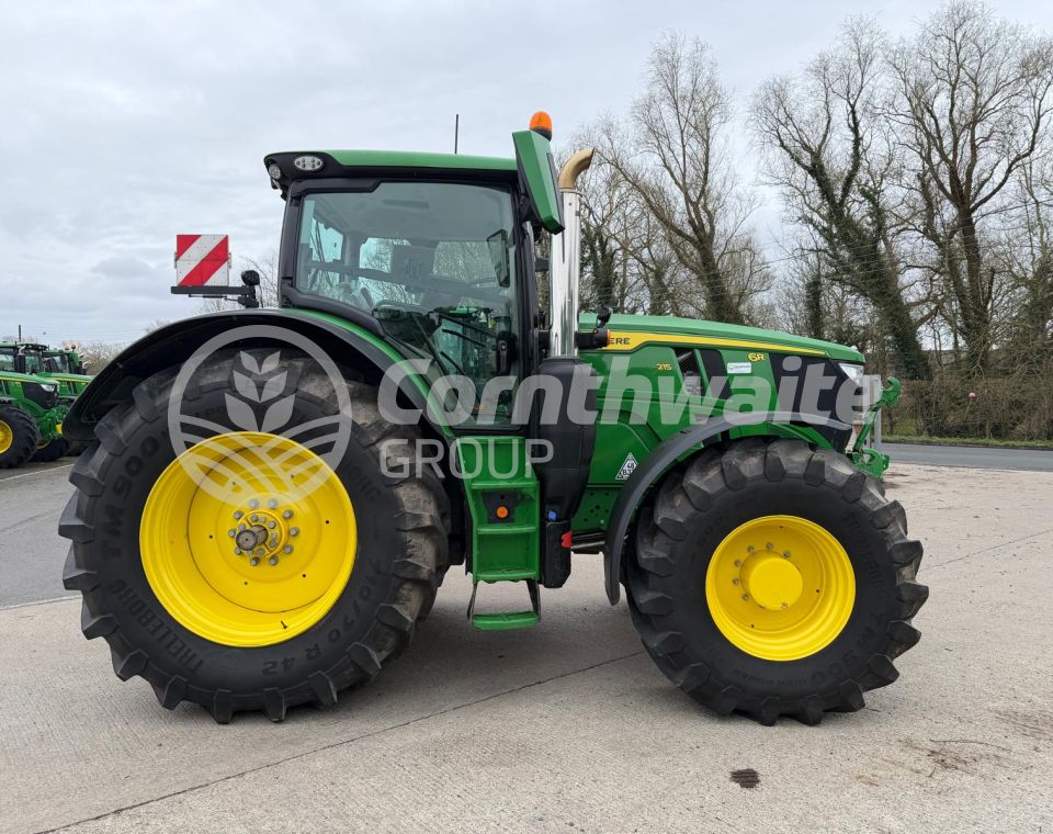 John Deere 6R 215