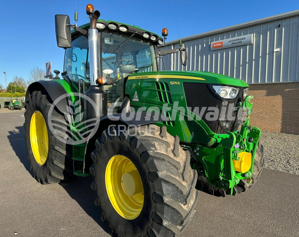 John Deere 6215R