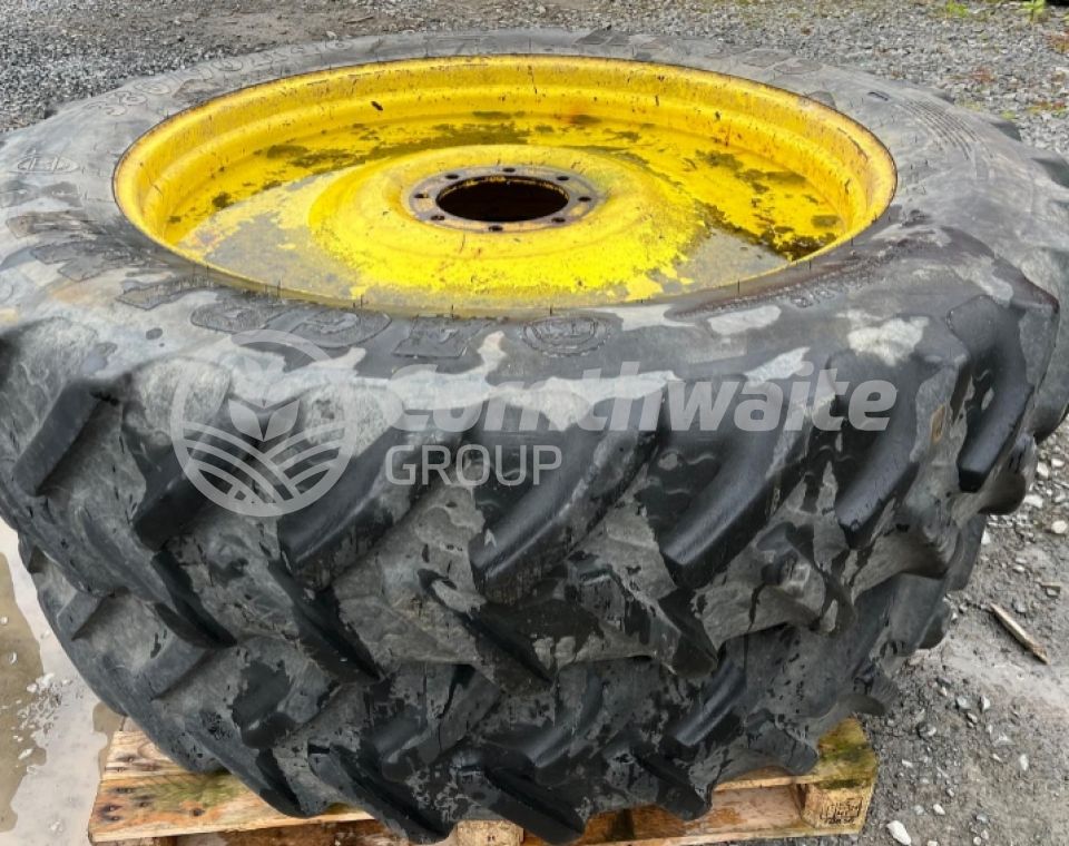 John Deere Row Crop Wheels 380/90R46 & 380/85R30 BKT tyres