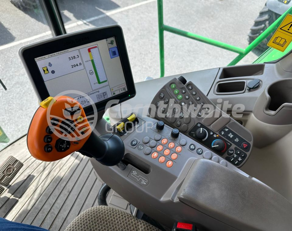 John Deere T560i