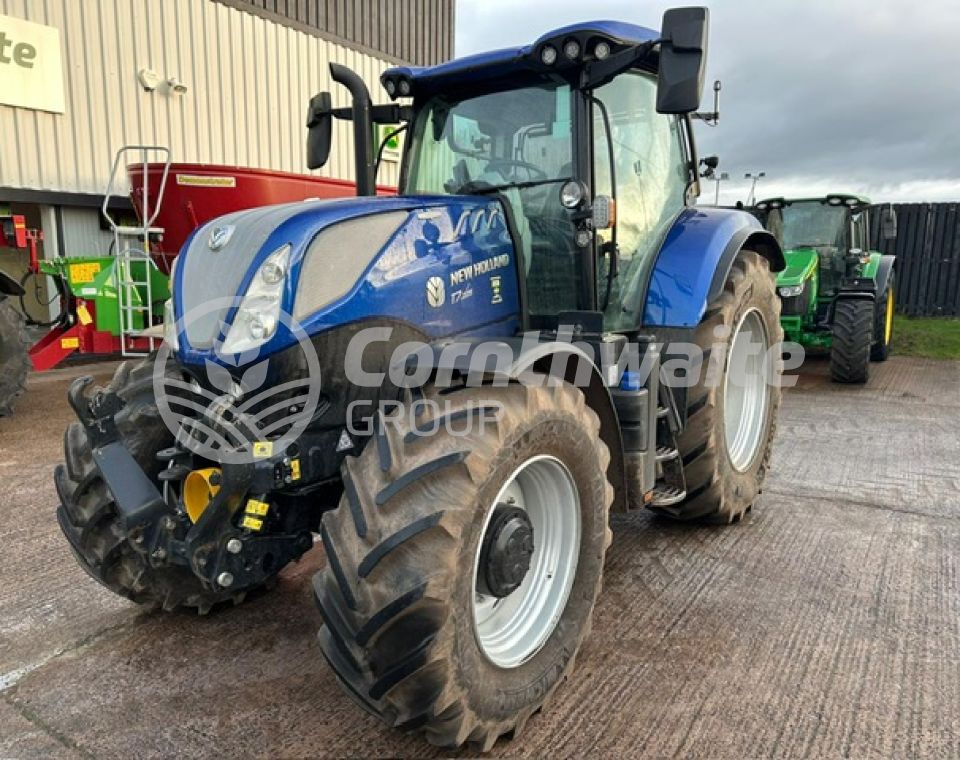 New Holland T7 225