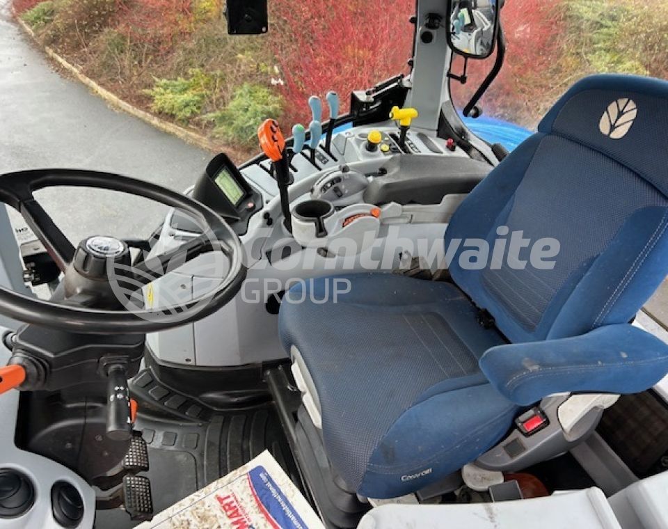 New Holland T7 210
