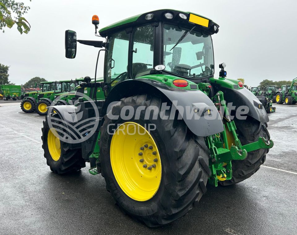 John Deere 6R 215