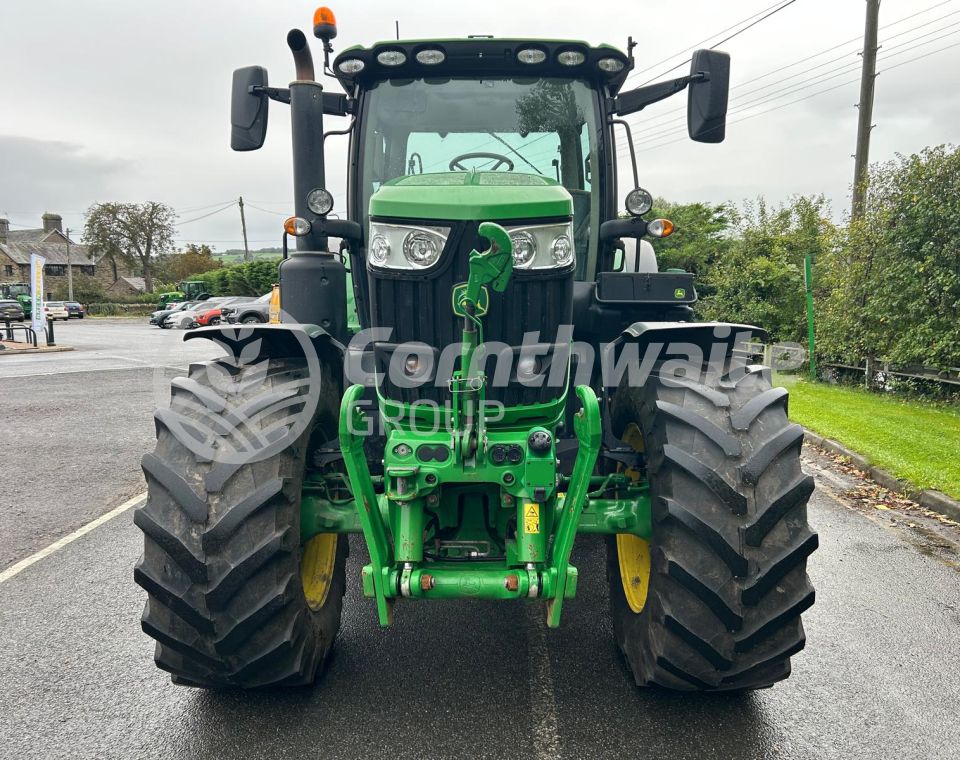 John Deere 6R 215