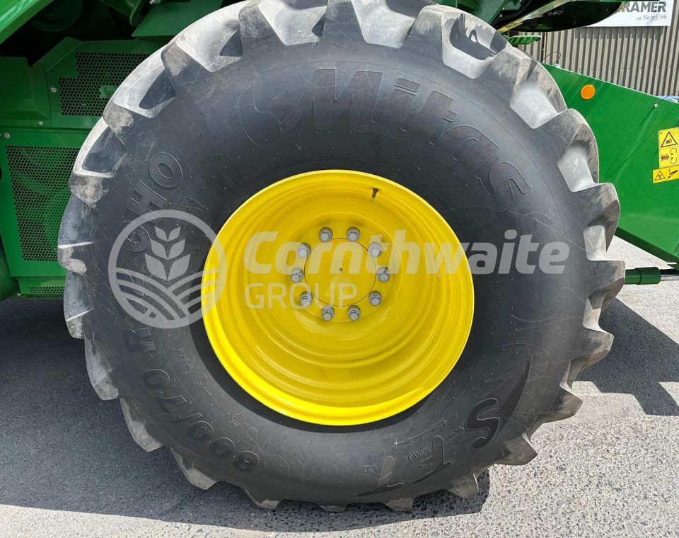 John Deere T560i