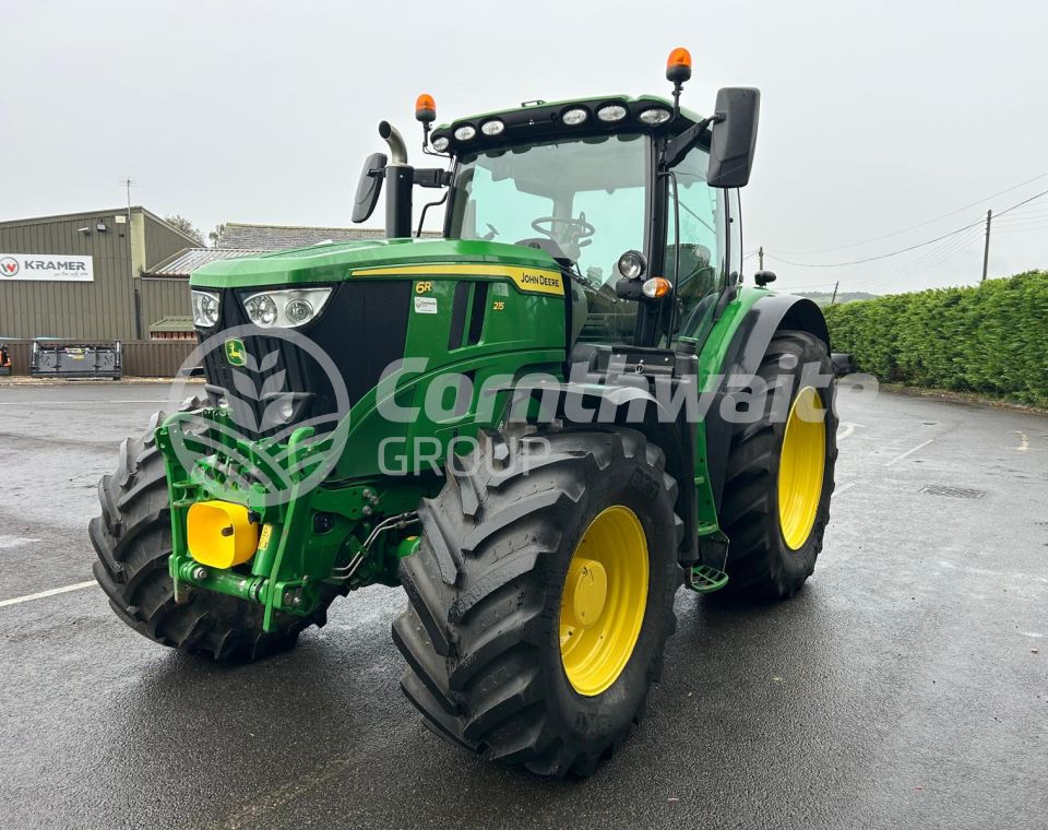 John Deere 6R 215