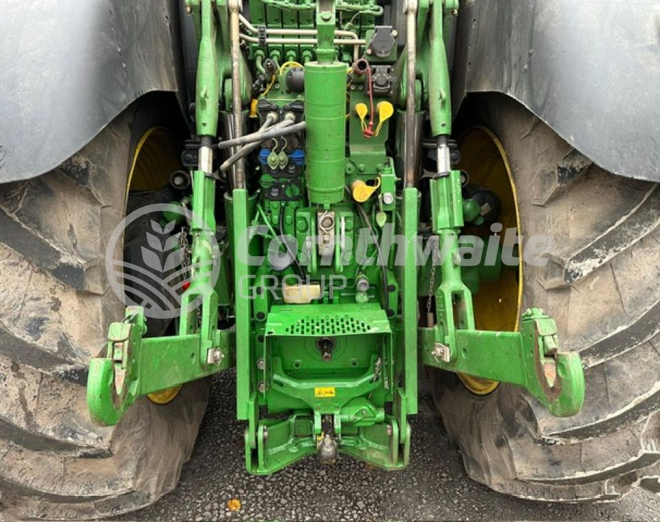 John Deere 6R 195