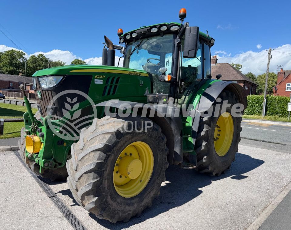 John Deere 6215R