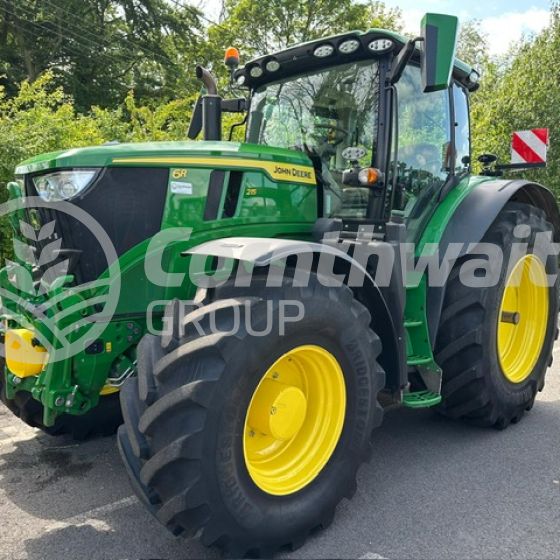John Deere 6R 215