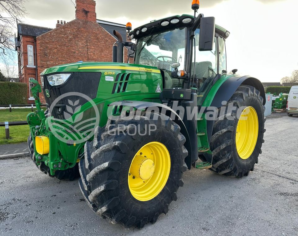 John Deere 6215R