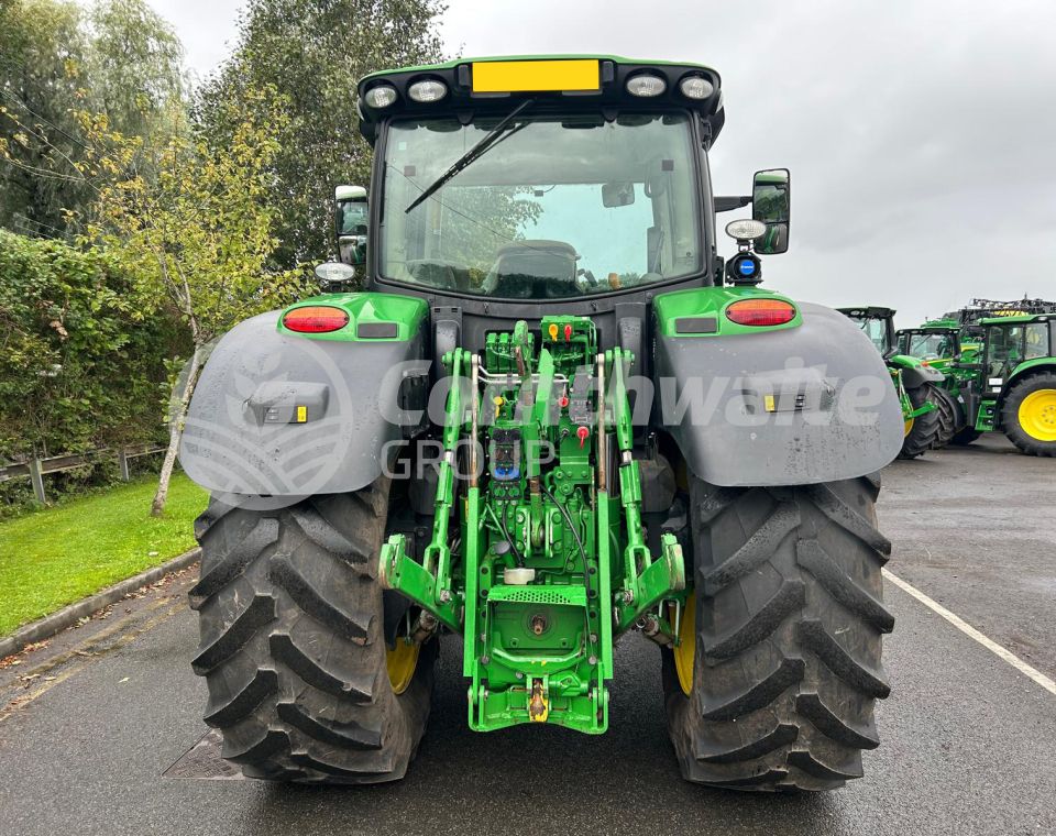 John Deere 6R 215