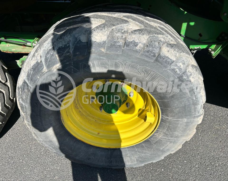 John Deere L1533