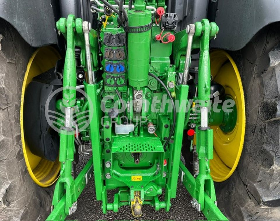 John Deere 6R155    
