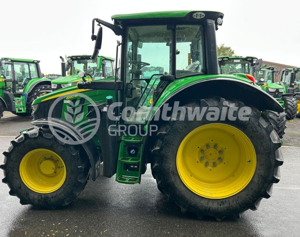 John Deere 6120M