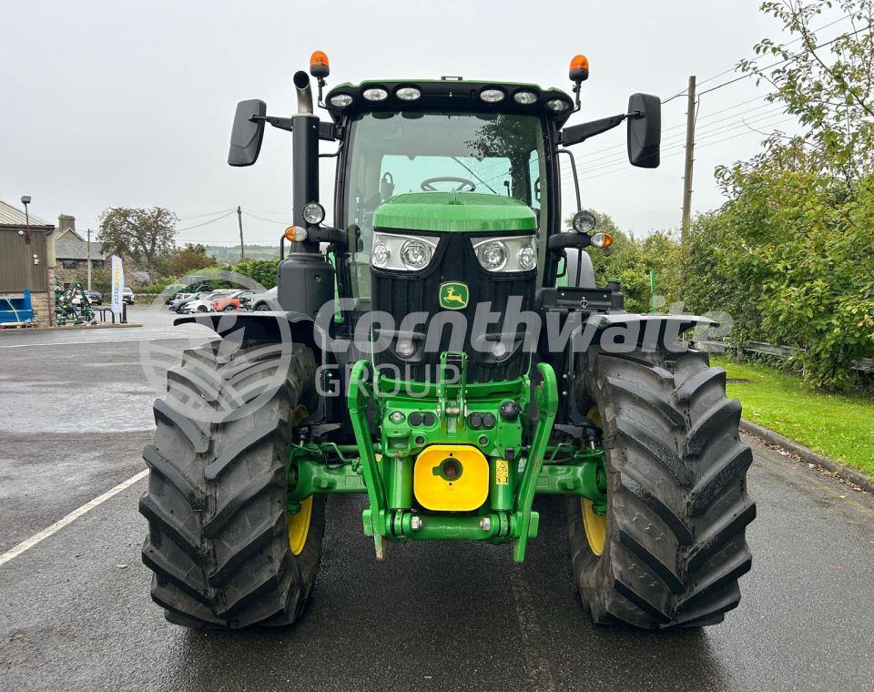 John Deere 6R 215
